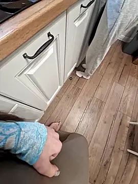 yourfavpsy  online show from November 22, 2025, 1:43 pm