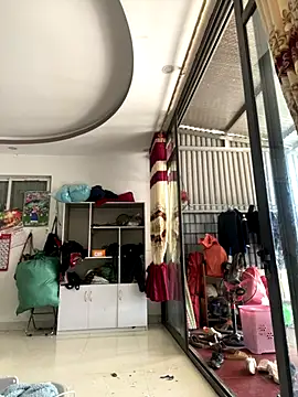 Snapshot of Nhung584 chatting on October 13, 2025, 1:49 am Nhung584 online show from October 13, 2025, 1:49 am