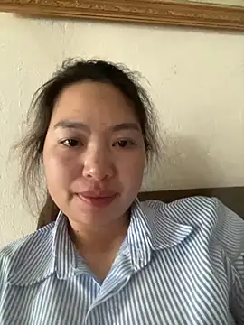 Snapshot of Nhung584 chatting on October 31, 2025, 8:15 am Nhung584 online show from October 31, 2025, 8:15 am