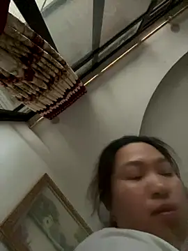 Snapshot of Nhung584 chatting on November 10, 2025, 9:52 am Nhung584 online show from November 10, 2025, 9:52 am