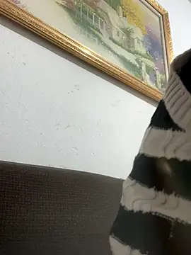 Snapshot of Nhung584 chatting on November 21, 2025, 12:37 pm Nhung584 online show from November 21, 2025, 12:37 pm