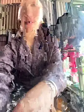 Nhung584 online show from April 12, 2026, 2:16 am