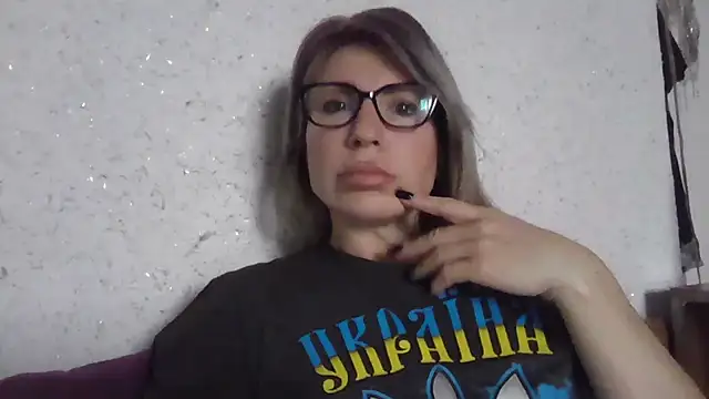 fox red lady7 online show from February 15, 2026, 9:08 am