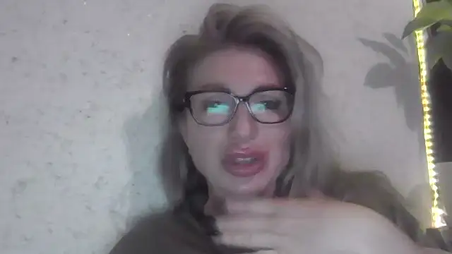 fox red lady7 online show from March 31, 2026, 8:20 pm