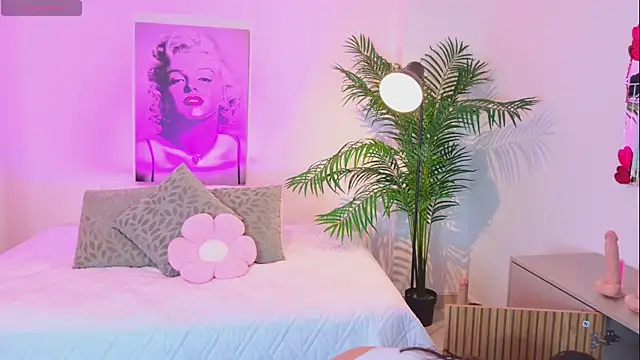 LUNAA    online show from March 26, 2026, 3:34 am