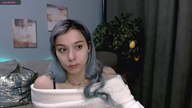SophieAsh online show from September 28, 2025, 3:39 pm