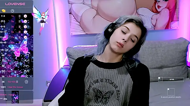 SophieAsh online show from October 18, 2025, 7:25 pm