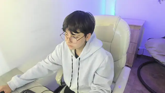 Nathaly ds online show from November 28, 2025, 12:52 pm