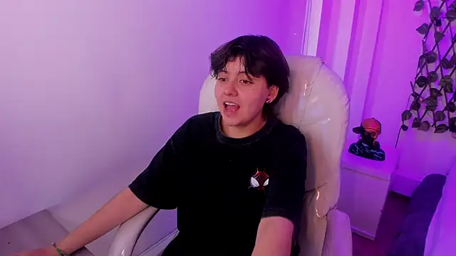 Nathaly ds online show from February 3, 2026, 7:08 pm