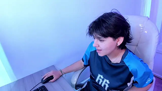 Nathaly ds online show from February 8, 2026, 4:43 pm