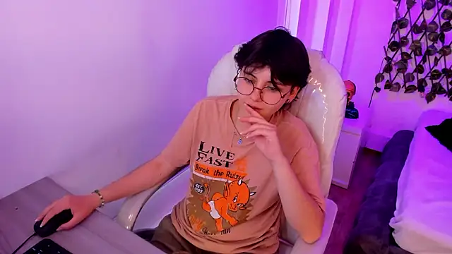 Nathaly ds online show from February 9, 2026, 7:18 pm