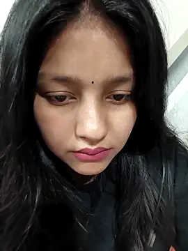 Dipali143143 online show from April 6, 2026, 3:35 pm