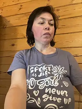 Snapshot of Kiravix chatting on February 6, 2026, 8:56 pm Kiravix online show from February 6, 2026, 8:56 pm