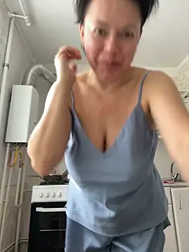 Snapshot of Kiravix chatting on February 20, 2026, 8:38 am Kiravix online show from February 20, 2026, 8:38 am