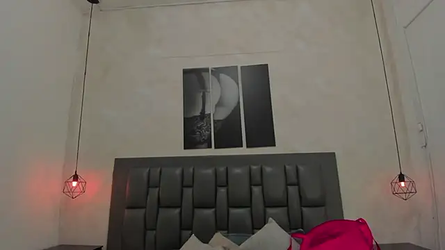 dakota roussee online show from March 25, 2026, 12:33 pm