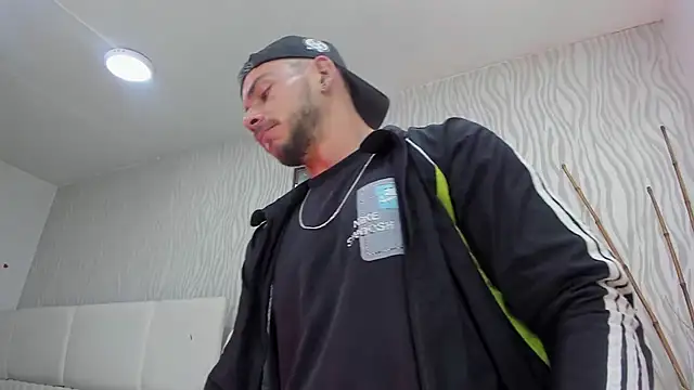 Snapshot of dylan_jacobx chatting on February 3, 2026, 7:24 am dylan jacobx online show from February 3, 2026, 7:24 am