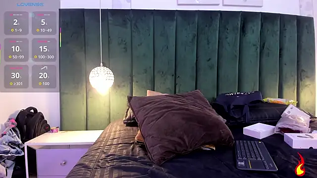 Snapshot of PaulinaGame chatting on November 8, 2025, 7:12 pm PaulinaGame online show from November 8, 2025, 7:12 pm