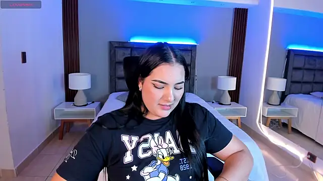 sofiacaramel online show from December 1, 2025, 4:12 pm