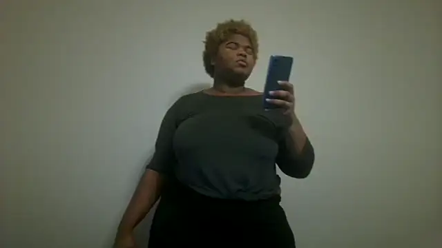 techprincessxx online show from November 14, 2025, 5:17 am