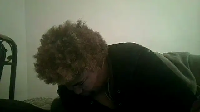 techprincessxx online show from November 14, 2025, 10:29 pm