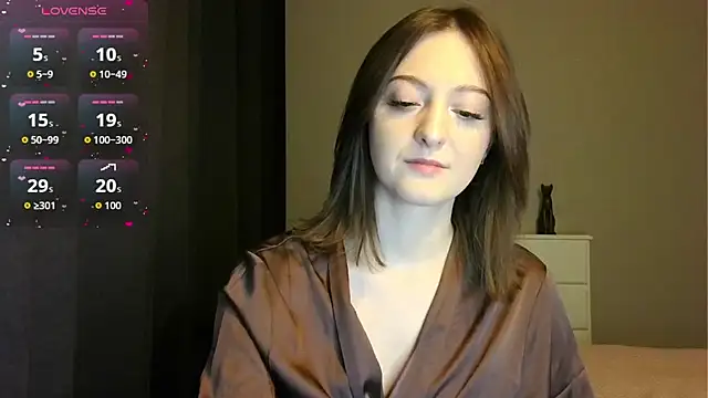 white liillyy online show from April 4, 2026, 9:45 pm