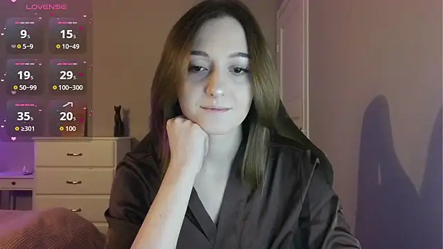 white liillyy online show from April 16, 2026, 9:39 pm