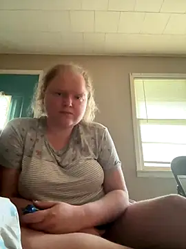 KadiSparkle online show from September 30, 2025, 9:42 pm