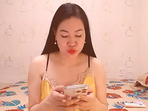 Snapshot of Cherry__99 chatting on February 3, 2026, 11:37 am Cherry 99 online show from February 3, 2026, 11:37 am