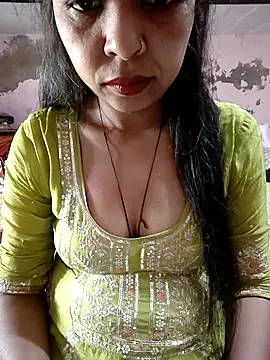 Paakhi-Singh online show from December 22, 2025, 6:10 am