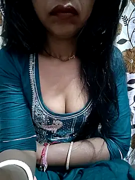 Snapshot of Paakhi-Singh chatting on March 13, 2026, 11:33 pm Paakhi-Singh online show from March 13, 2026, 11:33 pm