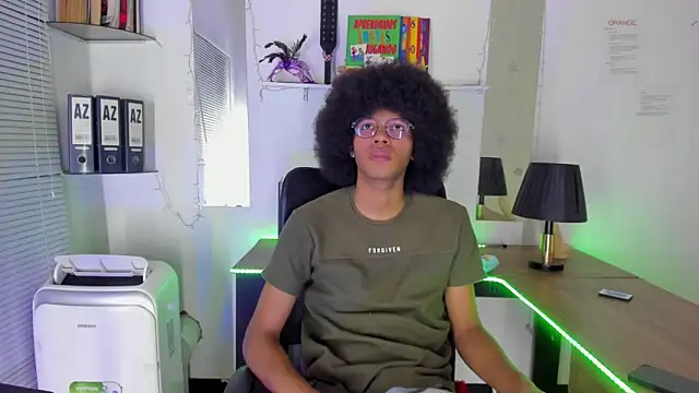 DEAMOL online show from November 7, 2025, 6:30 pm