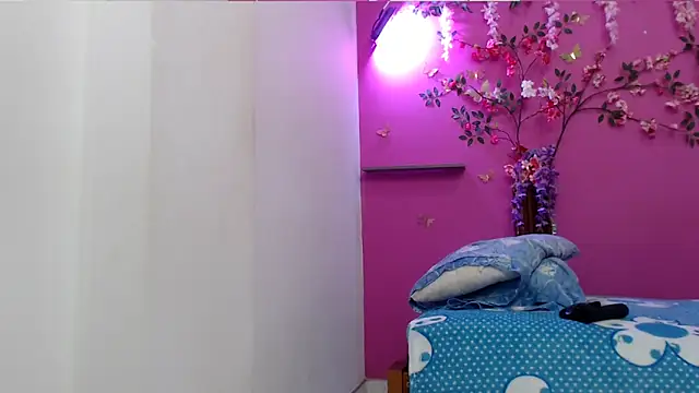 skinnybarbie022 online show from March 1, 2026, 12:34 am