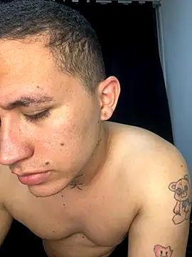 Snapshot of Kurtxxx22 chatting on September 18, 2025, 4:14 am Kurtxxx22 online show from September 18, 2025, 4:14 am