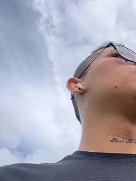 Kurtxxx22 online show from April 9, 2026, 9:31 pm