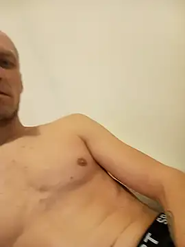 nowamoc34 online show from December 1, 2025, 3:55 am