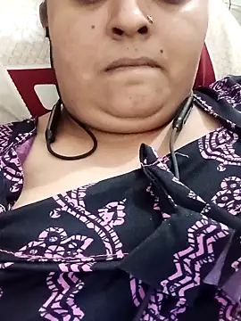 Sexey-Rani online show from November 17, 2025, 8:31 am