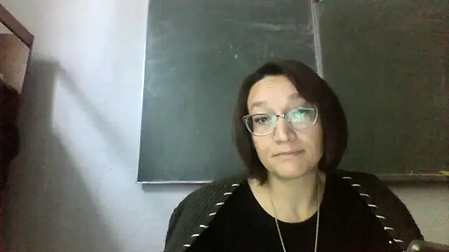 Snapshot of Moon_Janis chatting on October 2, 2025, 6:42 am Moon Janis online show from October 2, 2025, 6:42 am