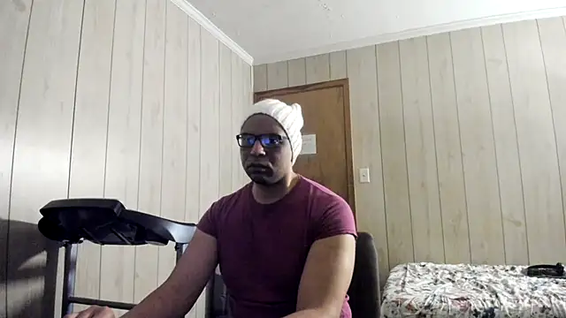 NaturalBeautyQueen online show from June 19, 2026, 3:38 pm