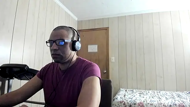 NaturalBeautyQueen online show from June 20, 2026, 5:16 pm