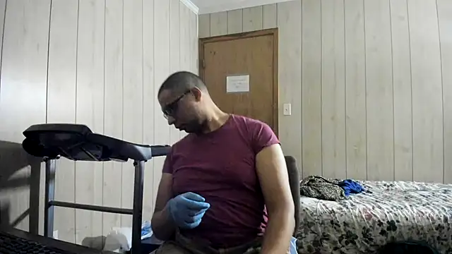 NaturalBeautyQueen online show from June 25, 2026, 12:42 pm
