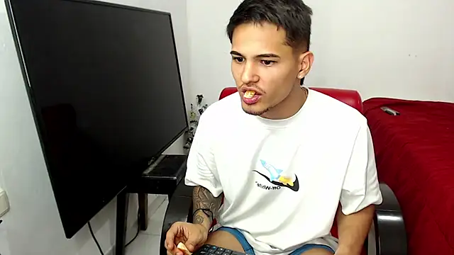 Alex mojica online show from February 3, 2026, 6:40 am