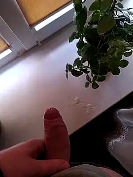 Mumuska online show from October 18, 2025, 2:07 pm