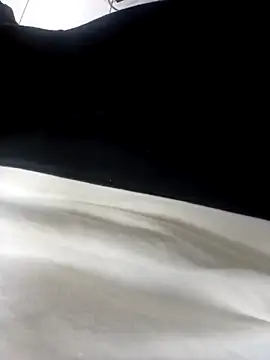 Snapshot of cherlebrow chatting on February 24, 2026, 6:17 pm cherlebrow online show from February 24, 2026, 6:17 pm