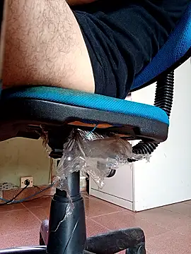 Snapshot of cherlebrow chatting on March 7, 2026, 1:41 pm cherlebrow online show from March 7, 2026, 1:41 pm