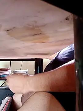 Snapshot of cherlebrow chatting on March 28, 2026, 1:43 pm cherlebrow online show from March 28, 2026, 1:43 pm