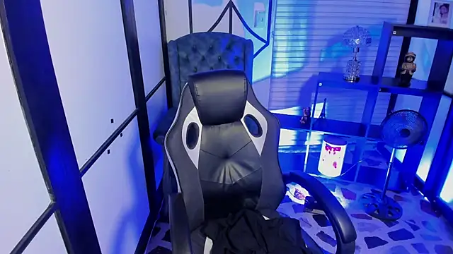 Snapshot of NahomiRichards_ chatting on November 5, 2025, 4:12 am NahomiRichards online show from November 5, 2025, 4:12 am