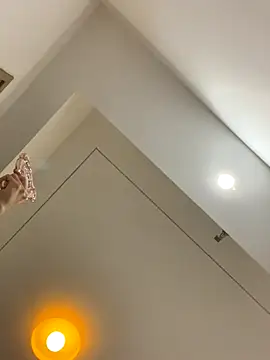 zaizaiNono online show from November 26, 2025, 7:31 am