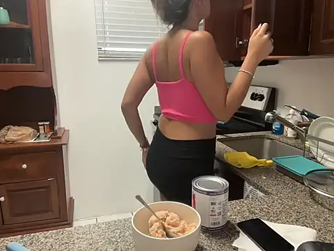 prettyykitty22 online show from September 17, 2025, 5:47 pm