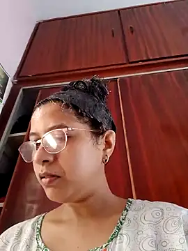 Snapshot of thanusi_2 chatting on October 24, 2025, 4:20 am thanusi 2 online show from October 24, 2025, 4:20 am