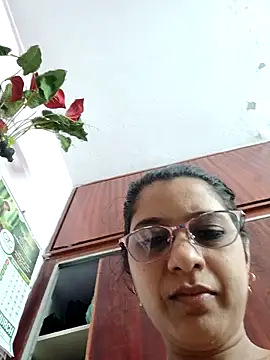 Snapshot of thanusi_2 chatting on November 14, 2025, 4:38 pm thanusi 2 online show from November 14, 2025, 4:38 pm